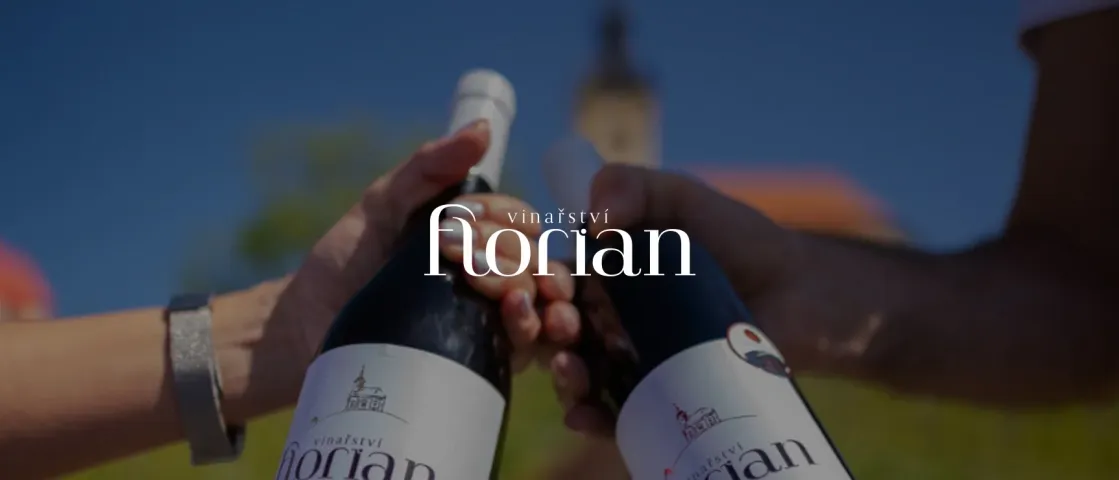 Láhve vína s logem Vinařství Florian